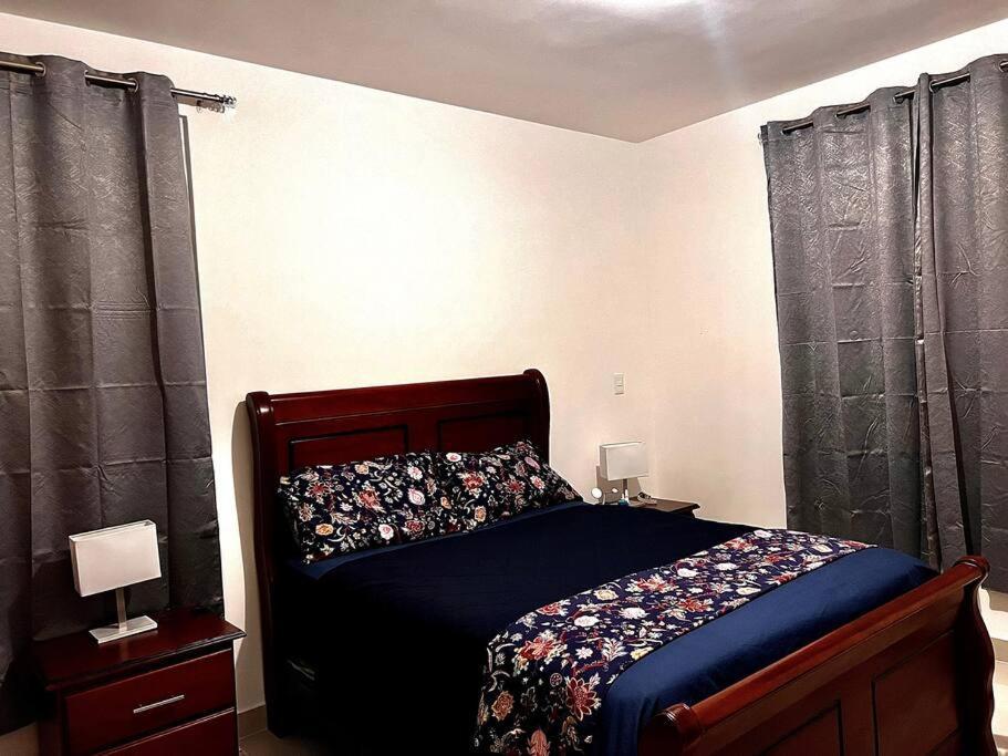 Appartamento Outstanding Pent House W/Jacuzzi Santiago De Los Caballeros Esterno foto