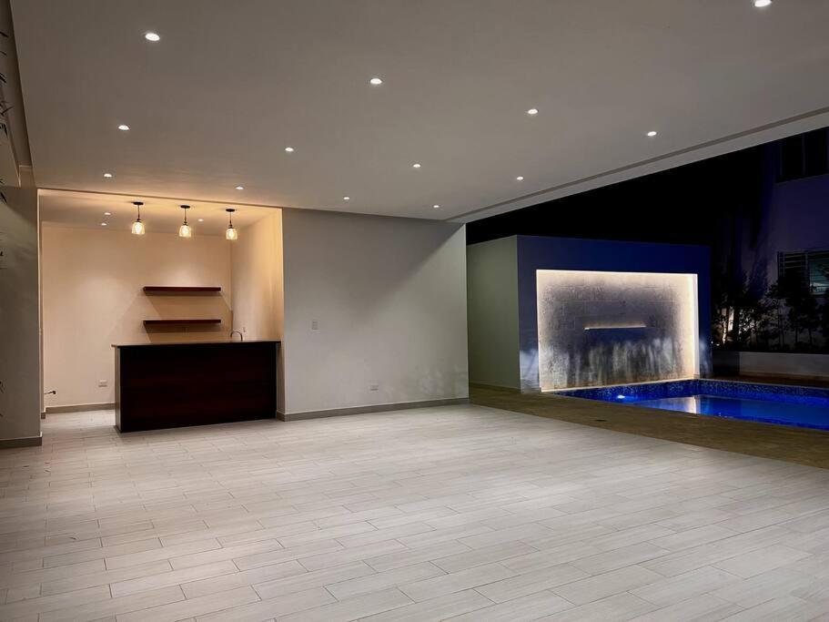 Appartamento Outstanding Pent House W/Jacuzzi Santiago De Los Caballeros Esterno foto