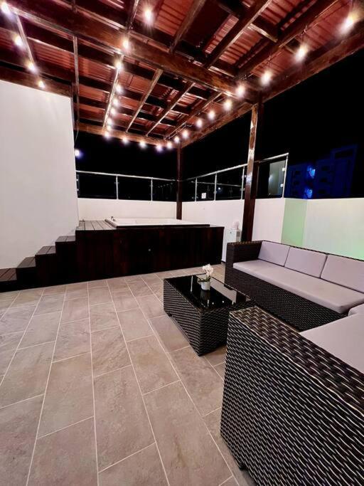 Appartamento Outstanding Pent House W/Jacuzzi Santiago De Los Caballeros Esterno foto
