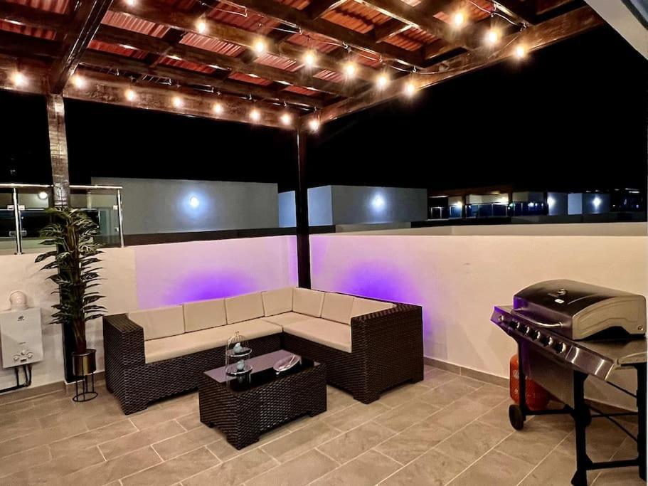 Appartamento Outstanding Pent House W/Jacuzzi Santiago De Los Caballeros Esterno foto
