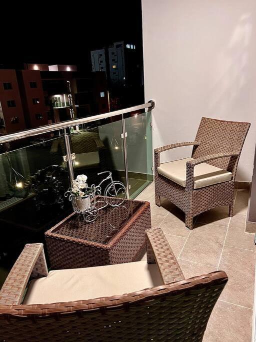 Appartamento Outstanding Pent House W/Jacuzzi Santiago De Los Caballeros Esterno foto